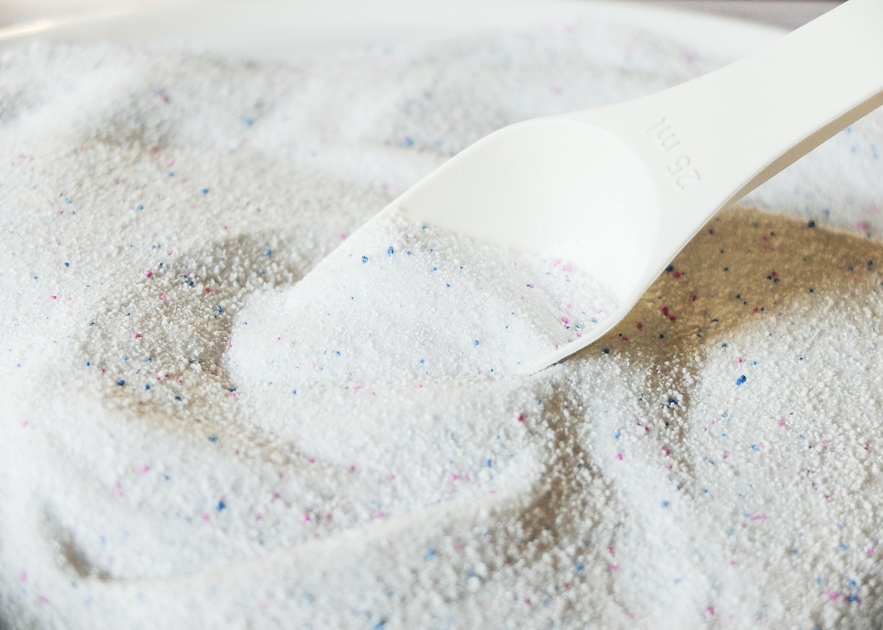 Does detergent fade clothes?